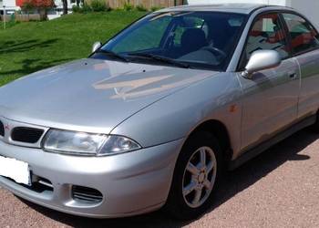 Maska przednia przód pokrywa silnika Mitsubishi Carisma przedlift srebrna