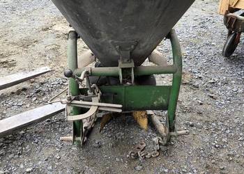 Rozsiewacz nawozu lejek