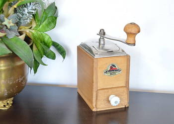 drewniany MŁYNEK do kawy bardzo stary Zassenhaus drewniany MŁYNEK do kawy bardzo stary Zassenhaus