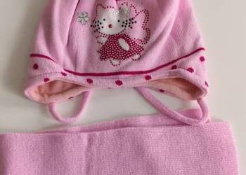 Czapka z szalikiem dla dziewczynki.