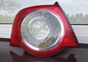 VW Passat B6 sedan lampa tył tylna lewa narożna w błotnik oryginał