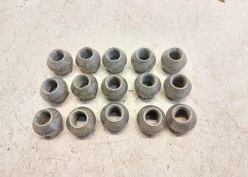 TESLA MODEL Y 2 NAKRĘTKI DO KÓŁ 15SZT 