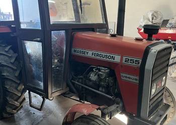 Massey Ferguson 255