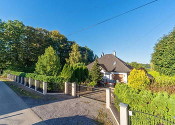 Elegancki dom z dużą działką 2648 m² Pisarzowice