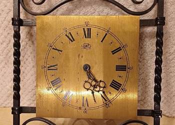 Zegar ścienny UPG Halle, lata 50/60 – mosiężna tarcza, kuta rama