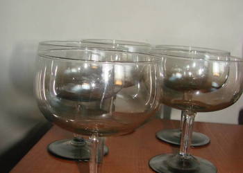 kieliszki do szmapana opalizowane