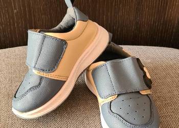 Adidaski rozmiar 23