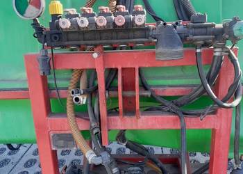 Opryskiwacz zawieszany Krukowiak 900l 12m