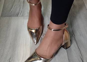 (40)  Złote czółenka wieczorowe z zapięciem, NOWE