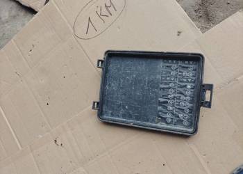 KLAPKA OSŁONA SKRZYNKI BEZPIECZNKÓW PRZEKAŹNIKÓW FORD SIERRA