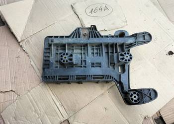 VW GOLF 4 PODSTAWA UCHWYT AKUMULATORA