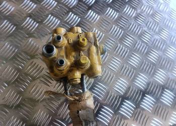 Rozdzielacz 80334557 New Holland 1540, 1550