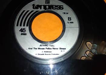 Jethro Tull – Moths/And The Mouse Police Never Sleeps 1978