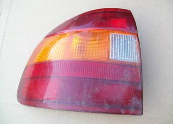 Astra I F Sedan Lampa tyl tylna prawa lewa