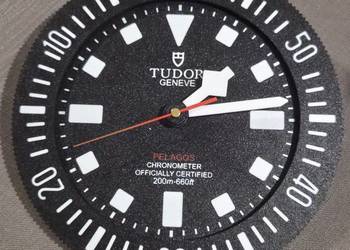 Zegar ścienny Tudor na ścianę wiszący