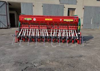 Siewnik poznaniak 2.7 w stanie idealnym po kapitalnym remonc Siewnik poznaniak 2.7 w stanie idealnym po kapitalnym remonc