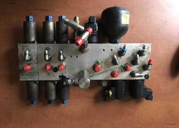 Blok rozdzielacza Servo Control Fiat Hitachi FB 200 Case 695