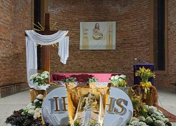 Hostia przełamana z kłosami  dekoracja Wielkanoc Grób Pański