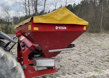 Rozsiewacz nawozu Akpil XL 800 2014rok, Plandeka, hydraulika, oświetlenie.