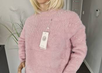 Sweter w pudrowym rózu