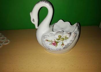 Porcelana z lat PRL łabądź.