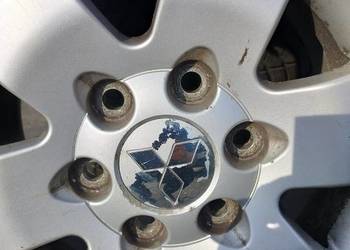 Kola Mitsubishi Pajero