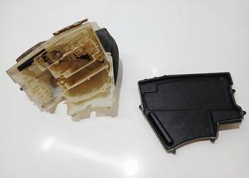 OBUDOWA SKRZYNKA BEZPIECZNIKÓW BMW E60 E61 OE 7520899 (4824843) EU