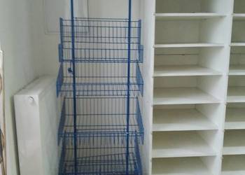 Regał metalowy z koszami