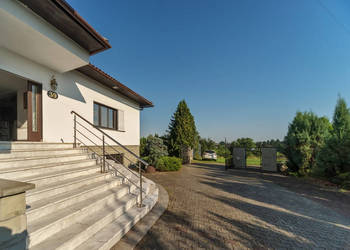 Basen, sauna, kort i 2578 m² prywatności