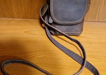 Zupełnie nowa torebka na telefon skóra brązowa  mała na długim pasku unisex