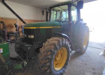 John Deere 6810
