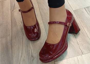 (40/41) Bordowe czółenka wieczorowe z zapięciem, Nowe