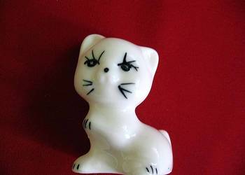 Kot - biały mały kotek - porcelana - 5 x 4 x 3 cm