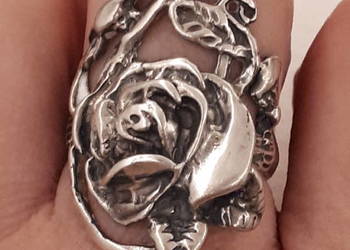 pierścionek srebrny z różą