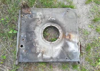 Polonez fiat 125p podłoga bagażnika fso wnęka koła zapasowego