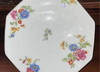 Talerzyk deserowy, wielokątny. Sygnowany Limoges. France.  Biała porcelana