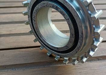 Sprzedam zębatkę stan nowa z gwintem w  środku