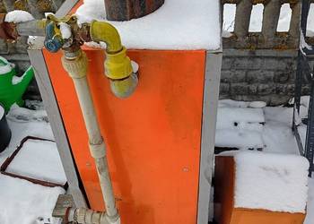 Piec na pellet lub drewno węgiel..