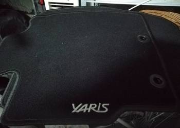 Dywaniki welurowe Yaris Hybrid
