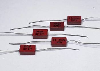 Kondensator mikowy 200pF 250V Unitra MIFLEX