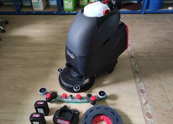 Maszyna czyszcząca akumulatorowa, szorowarka do podłóg Numatic TTB 3045 NX-