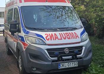 Ambulans karetka Fiat Ducato salon P.L