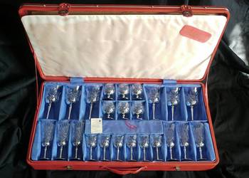 24 kryształowe kieliszki PRL 1966 unikat jubileusz metalowe nóżki walizka