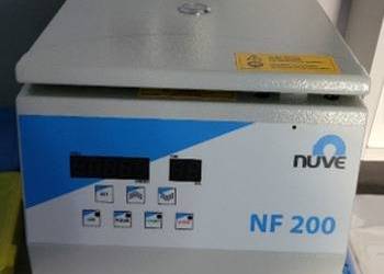 Wirówka laboratoryjna NÜVE (seria NF 200)