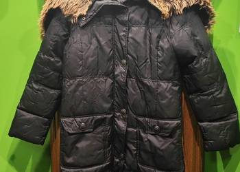 Czarna ciepła kurtka zimowa z kapturem/kołnierz