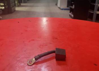 243708025 Trapezowa szczotka izolowana MTZ PRONAR