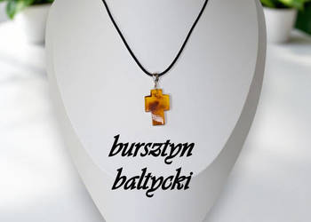Krzyżyk zawieszka z bursztynu, bursztyn bałtycki #815