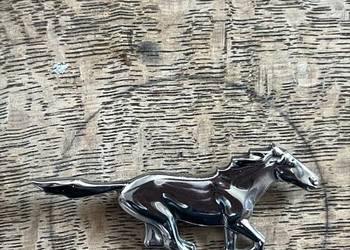 Oryginalny emblemat na drzwi boczne ford mustang z lat 60-70. Długość 65 mm