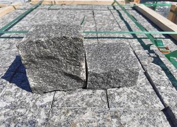 Kostka Brukowa Granitowa Czarna 10x10x5 lub 10x10x10 cm. na drogi, ściezki