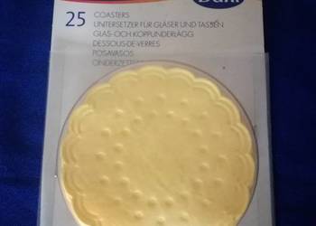 Podkładki pod filiżanki szklanki sztuk 25 średnica7,5cm.Duni